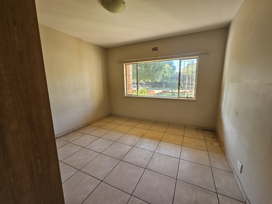 To Let 2 Bedroom Property for Rent in Adamayview North West